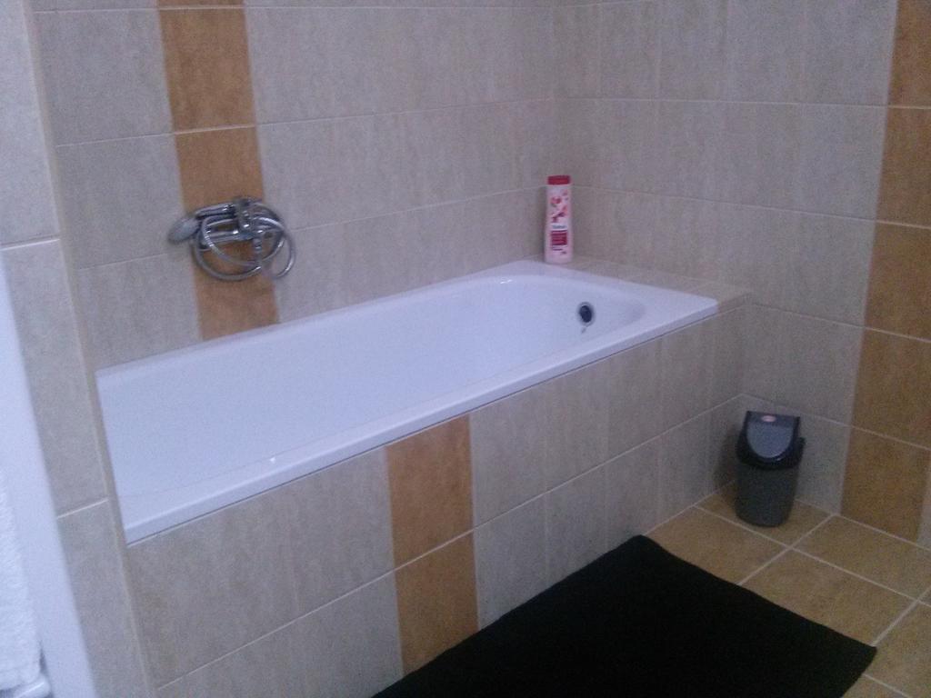 Feszek Apartman Debreczyn Pokój zdjęcie
